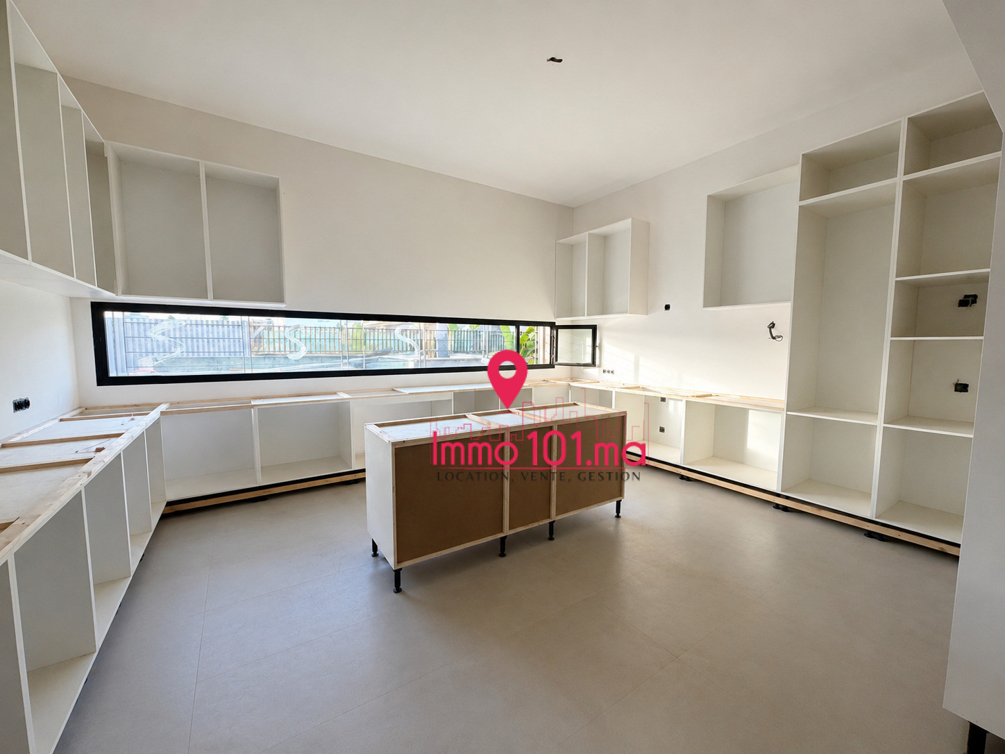 Location villa moderne à Souissi ZLLVV2517
